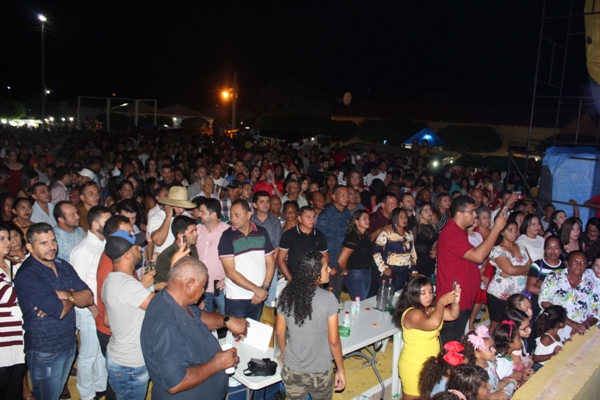 Show com Zé Cantor encerra programação de aniversário de Santo Inácio do Piauí - Imagem 28