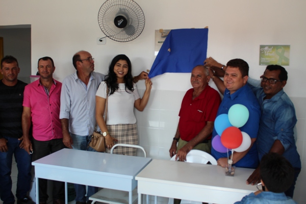 Prefeito entrega obras em Santo Inácio durante aniversário da cidade