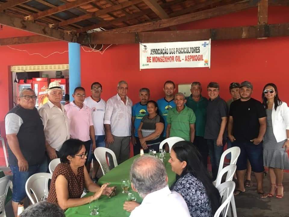 Prefeito João Luiz inova e descentraliza entrega do pescado  - Imagem 2