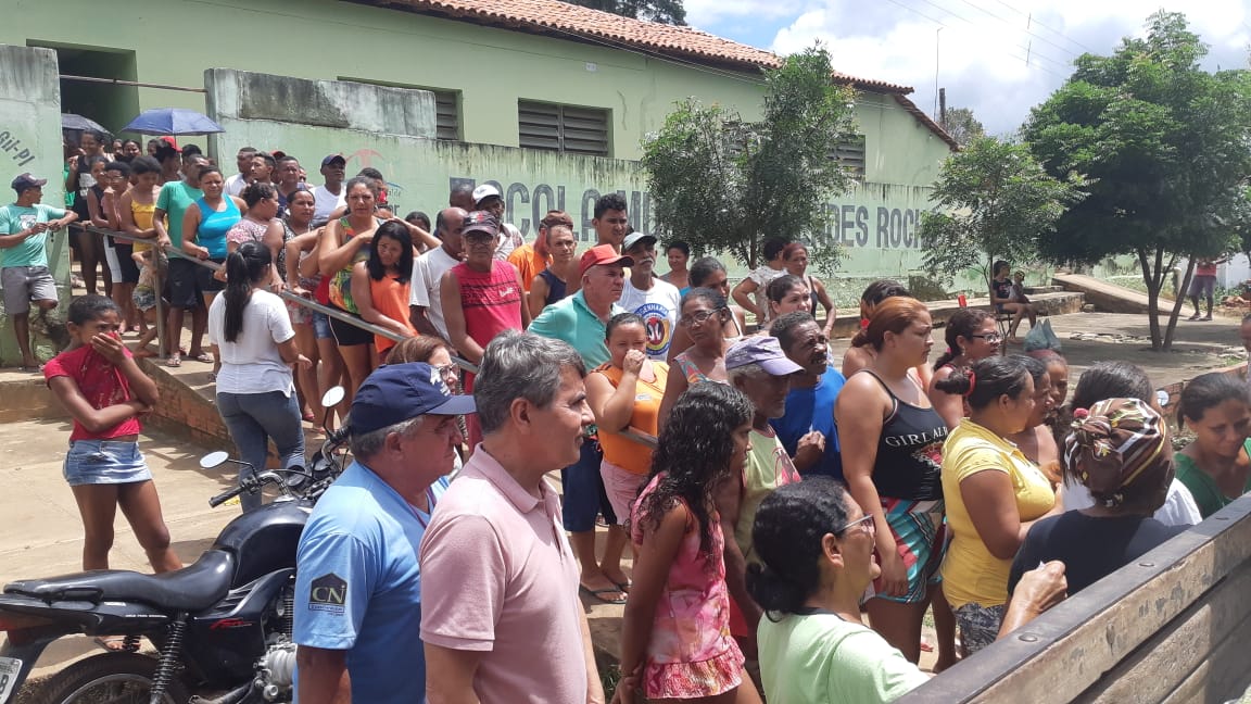 Prefeito faz entrega de pescado em todo município - Imagem 13