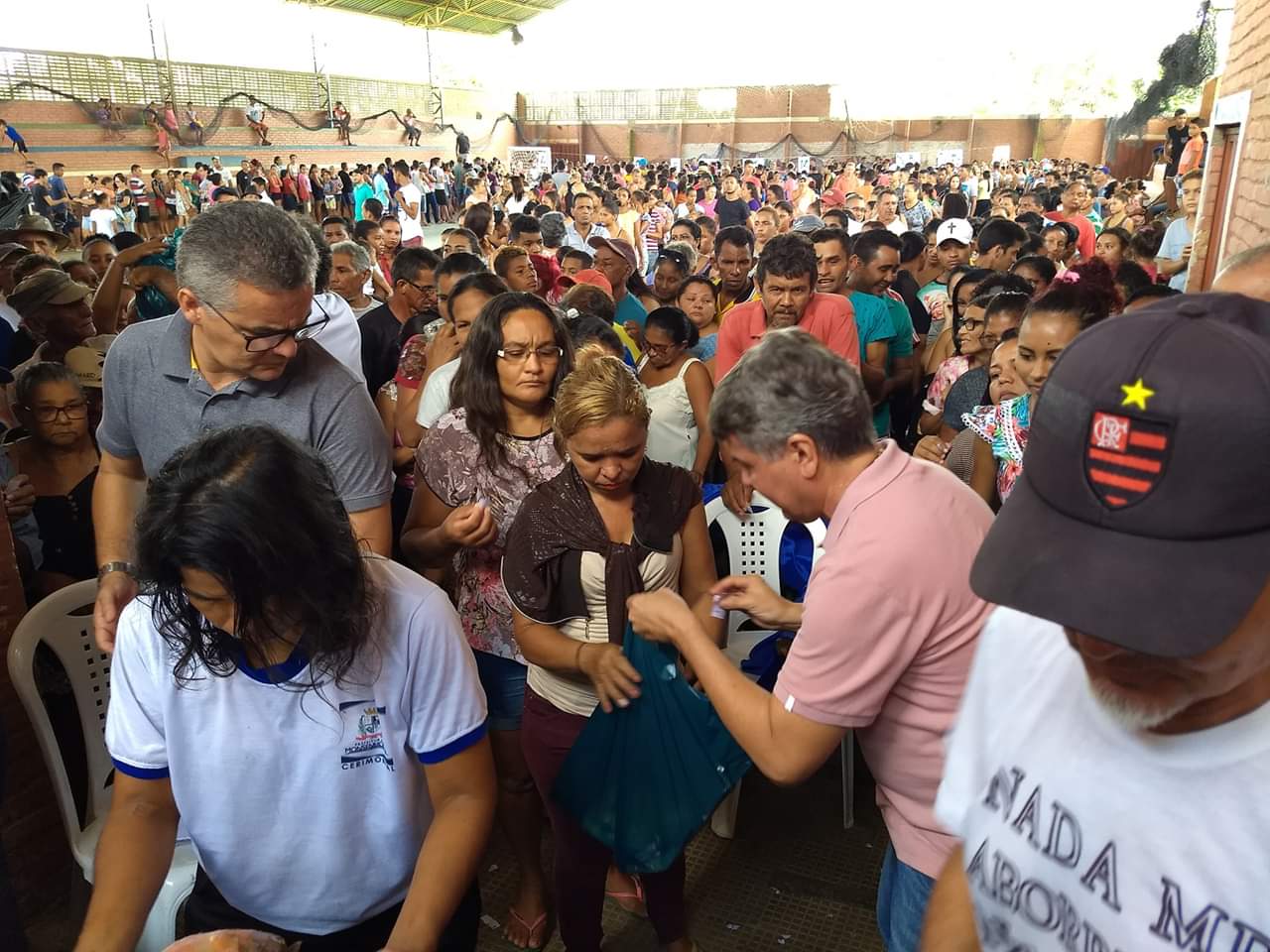 Prefeito faz entrega de pescado em todo município - Imagem 9