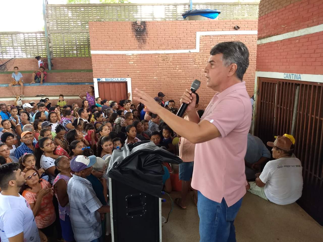 Prefeito faz entrega de pescado em todo município - Imagem 10