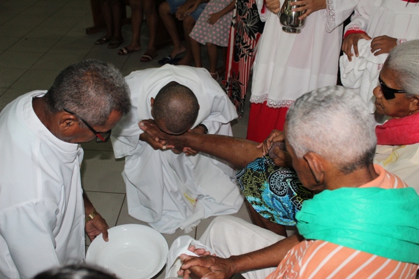 Missa de lava-pés é celebrada  em Santo Inácio - Imagem 16