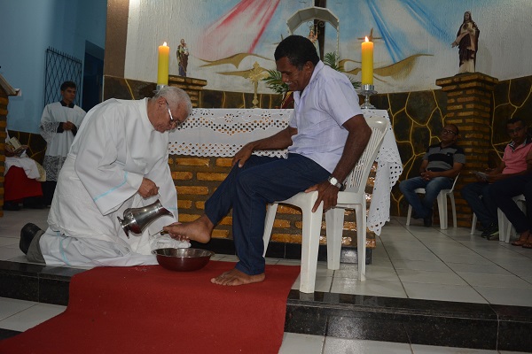 Lava-pés: início do tríduo pascal - Imagem 1