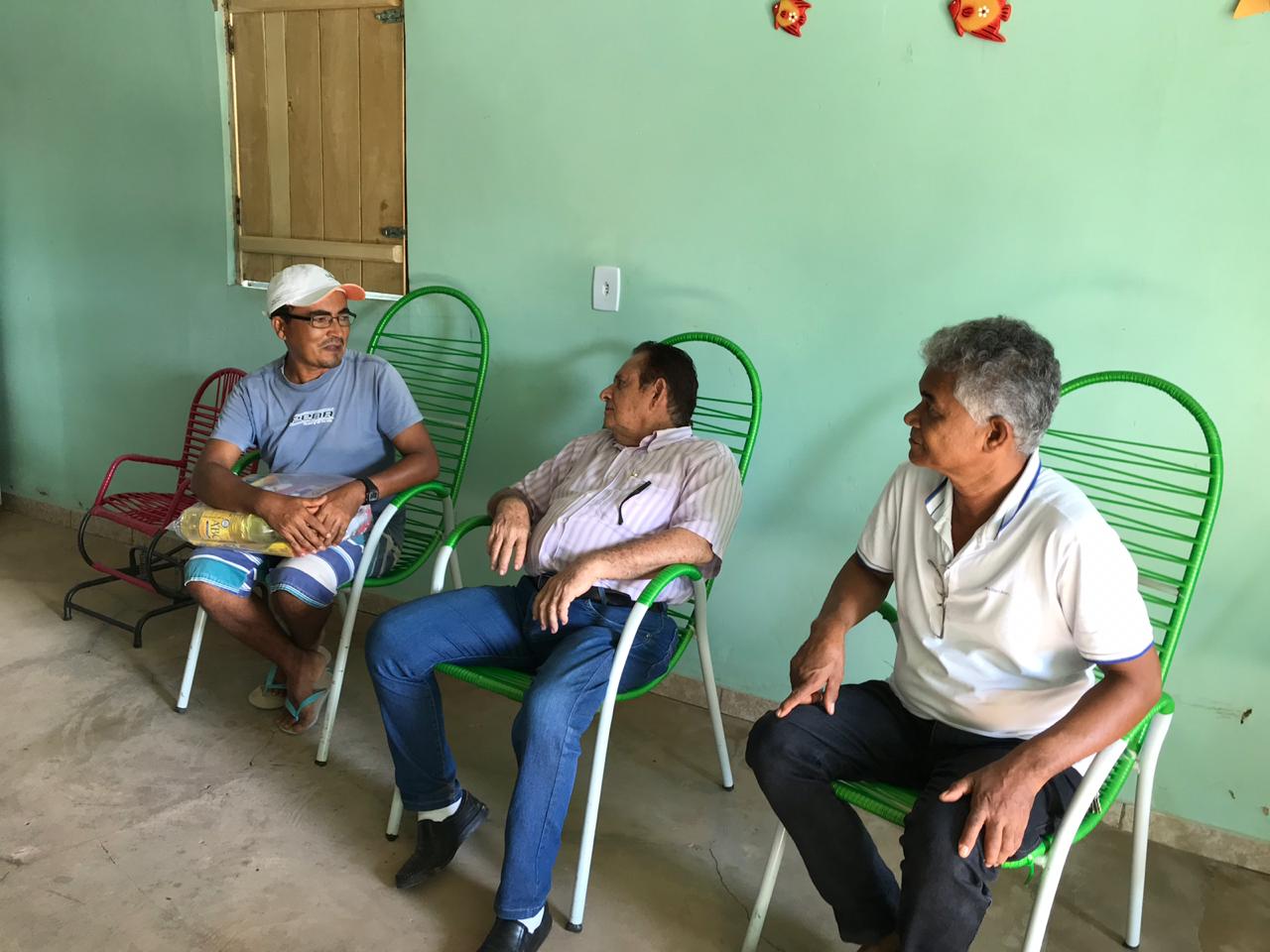 Prefeito de Uruçuí entrega cestas básicas no interior - Imagem 2