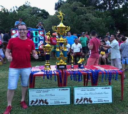 Prefeito Júnior Percy prestigia final da Copa Coroense e entrega premiação