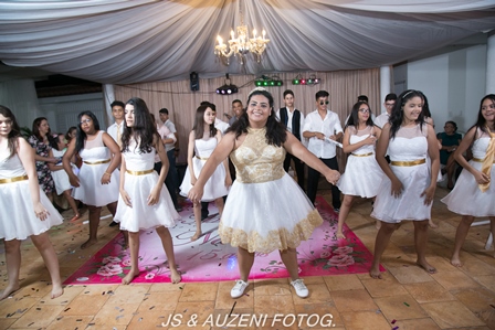 Luxo e glamour na festa de 15 anos de Maria Náaria - Imagem 18