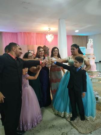 Luxo e glamour na festa de 15 anos de Maria Náaria - Imagem 23