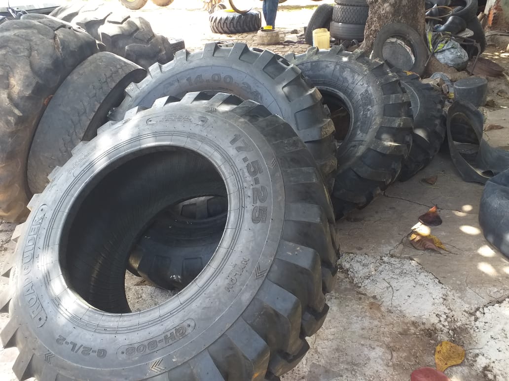 Prefeito equipa todas às máquinas com pneus novos - Imagem 2