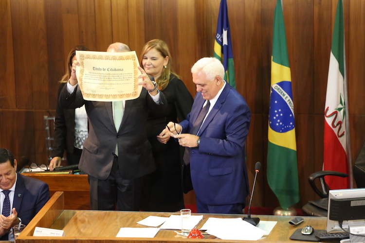 General Mourão se emociona e diz que o país passa por sérios desafios - Imagem 5