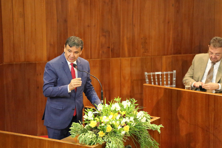 General Mourão se emociona e diz que o país passa por sérios desafios - Imagem 17