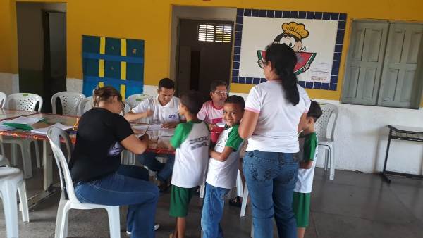 Secretaria de saúde realiza campanha de vacinação em escolas do município  - Imagem 4