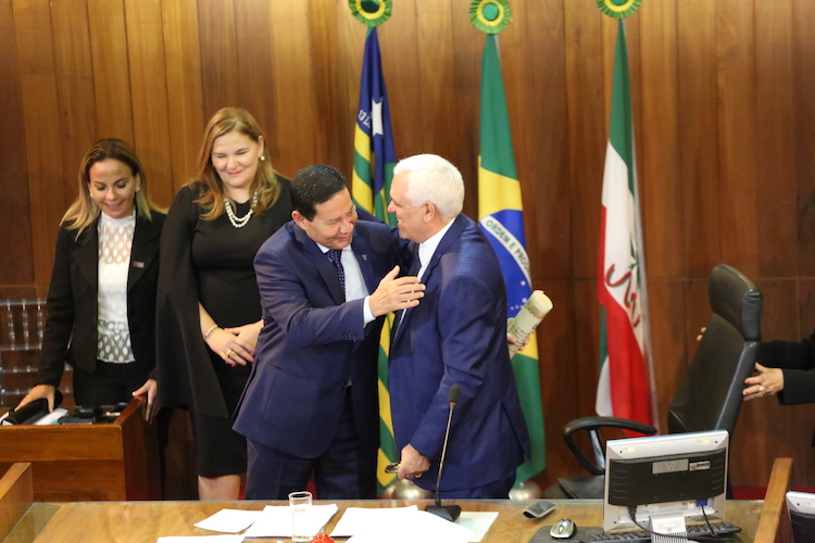 General Mourão se emociona e diz que o país passa por sérios desafios - Imagem 13