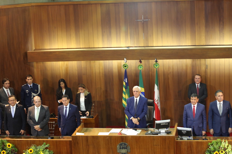 General Mourão se emociona e diz que o país passa por sérios desafios - Imagem 1