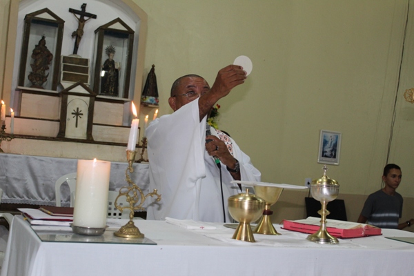 Paróquia realiza missa de envio da imagem da sagrada família para peregrinação  - Imagem 32