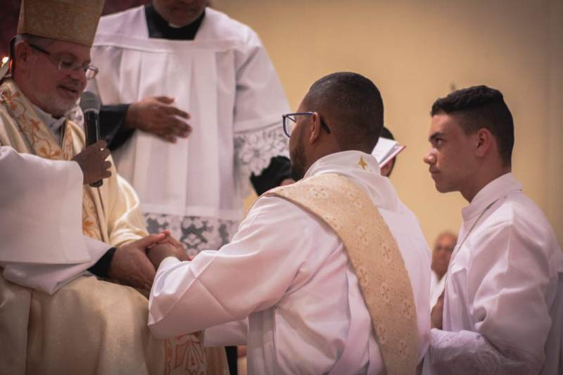 Bênção e emoção marcam a Ordenação do 5º Padre filho de Redenção do Gurguéia  - Imagem 4