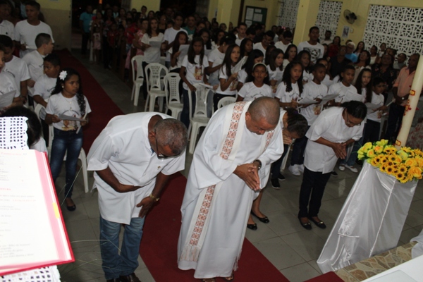 Paróquia realiza missa de envio da imagem da sagrada família para peregrinação  - Imagem 6