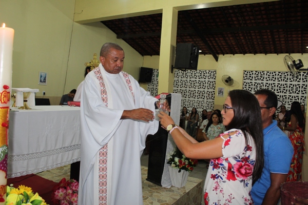Paróquia realiza missa de envio da imagem da sagrada família para peregrinação  - Imagem 31