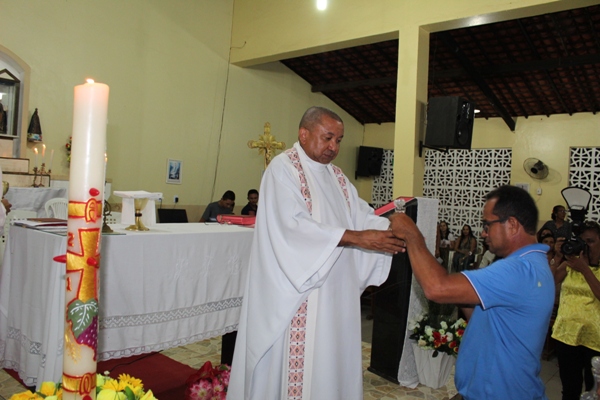 Paróquia realiza missa de envio da imagem da sagrada família para peregrinação  - Imagem 30