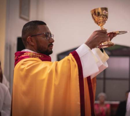 Bênção e emoção marcam a Ordenação do 5º Padre filho de Redenção do Gurguéia 