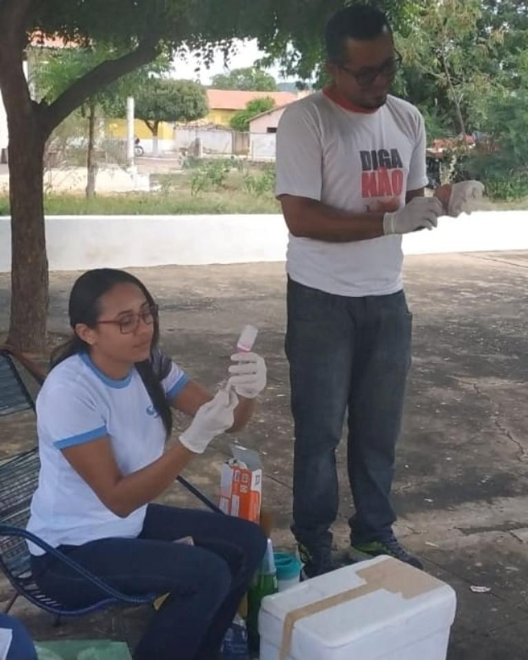 Cachorros e gatos são vacinados durante campanha em Santo Inácio do Piauí