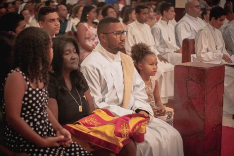 Bênção e emoção marcam a Ordenação do 5º Padre filho de Redenção do Gurguéia  - Imagem 3
