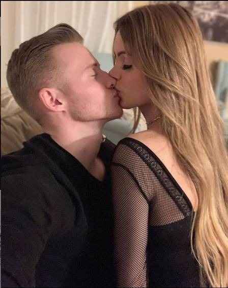 Modelo trans Thalita Zampirolli se casa nos Estados Unidos