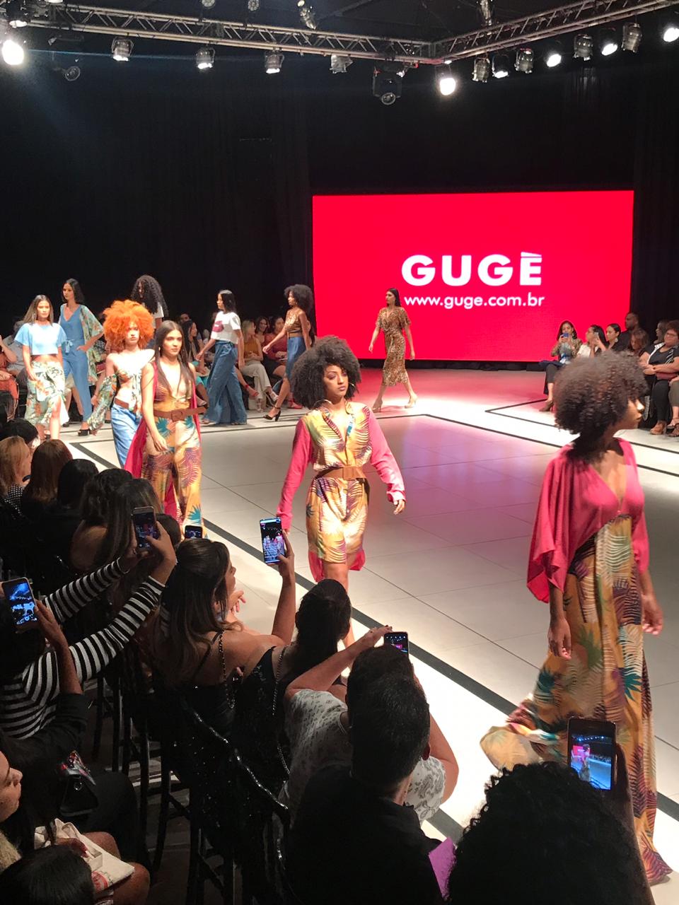 Marca Gugé desfila coleção com estampas alegres - Imagem 3