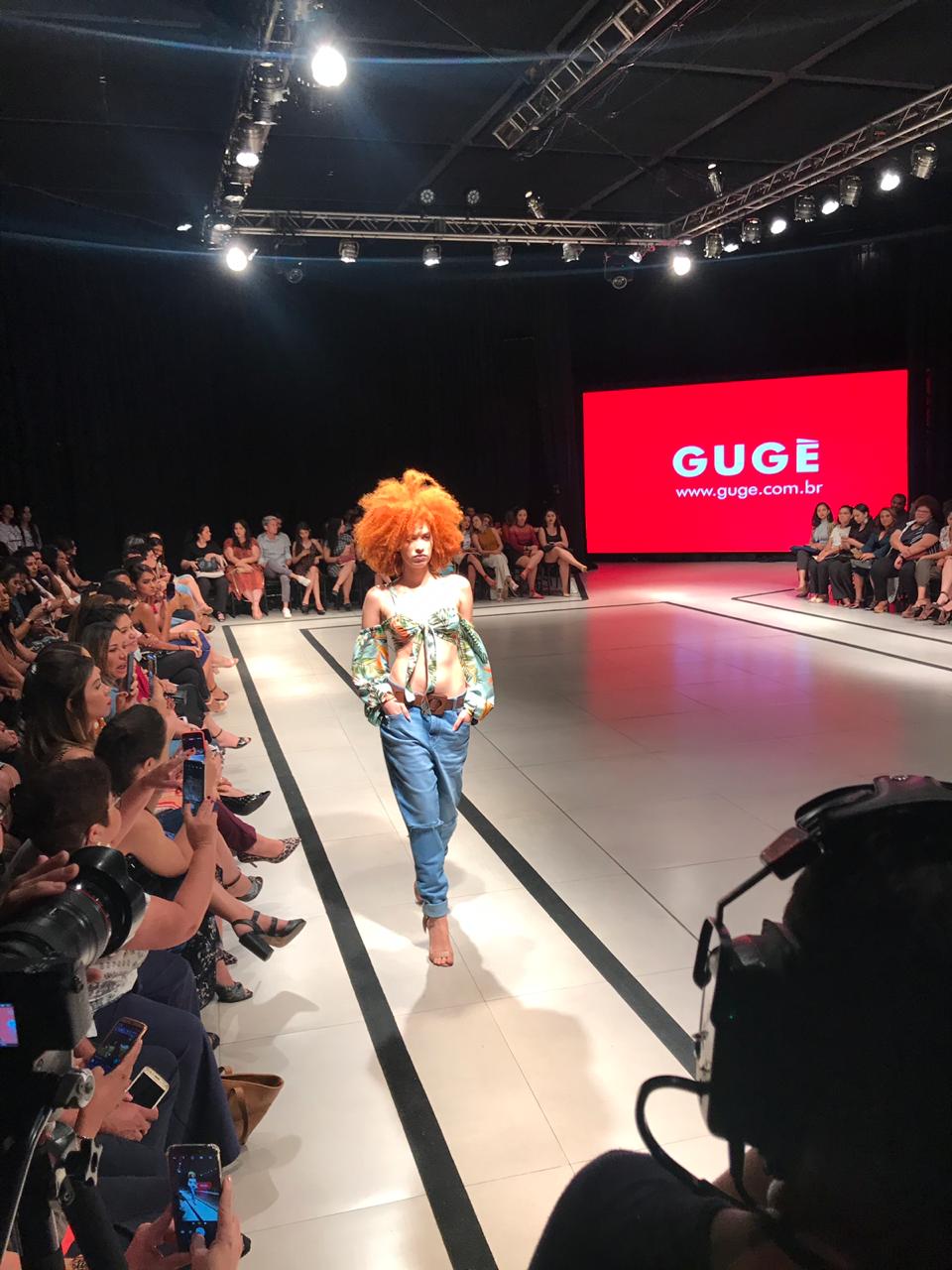 Marca Gugé desfila coleção com estampas alegres - Imagem 1