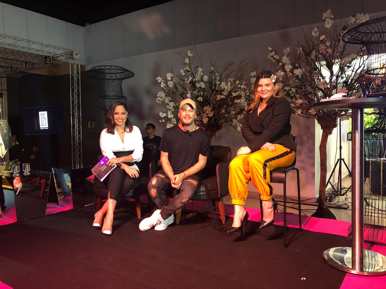 Maquiador do O Boticario, Erich Gutmann da dicas de beleza no talkshow da 1ª noite do PMH - Imagem 1