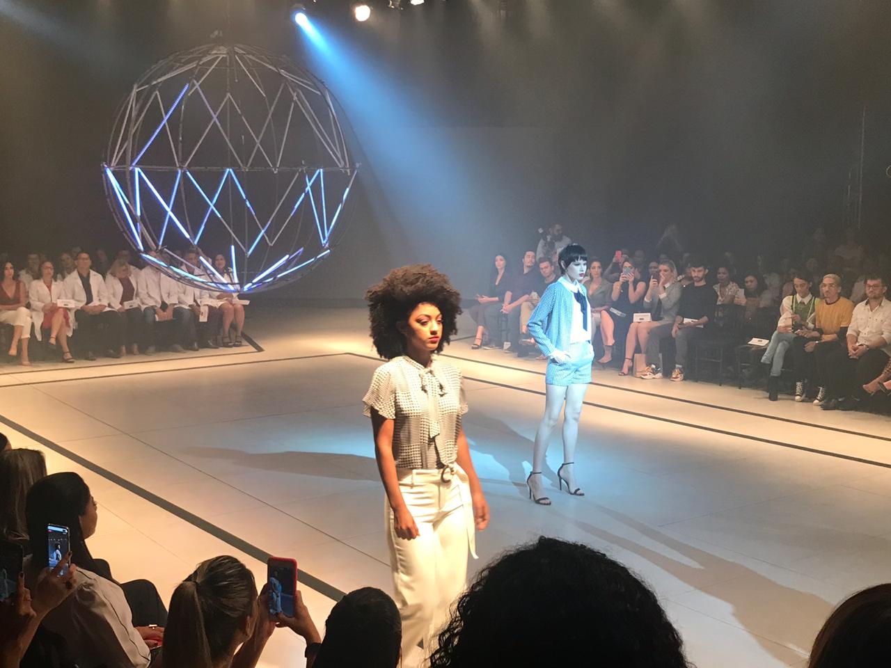 La Vertu desfila coleção com mix de clássico em P&B - Imagem 2