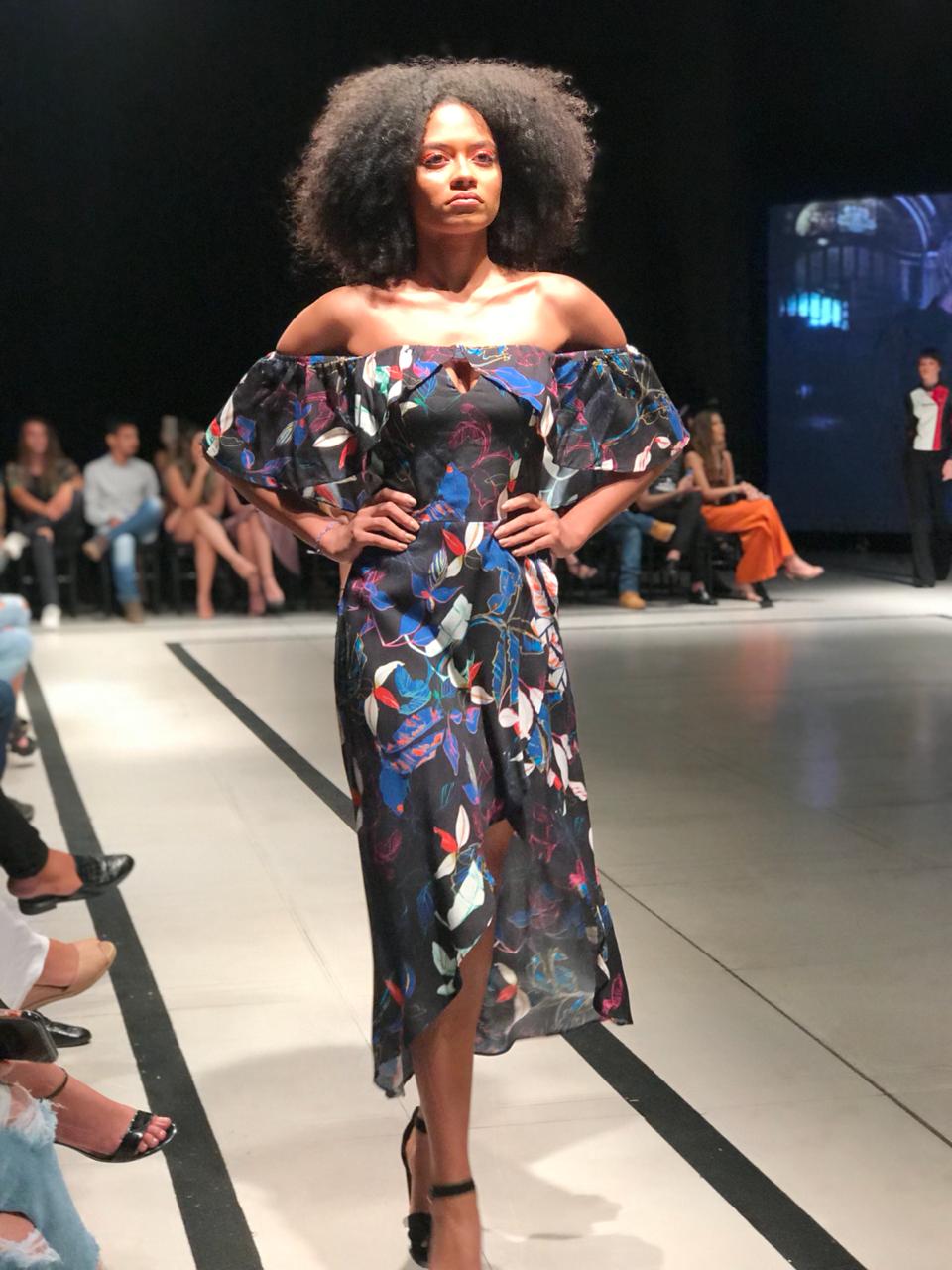 TVZ desfila coleção especial de 30 anos da marca no Piauí Moda House 2019 - Imagem 1