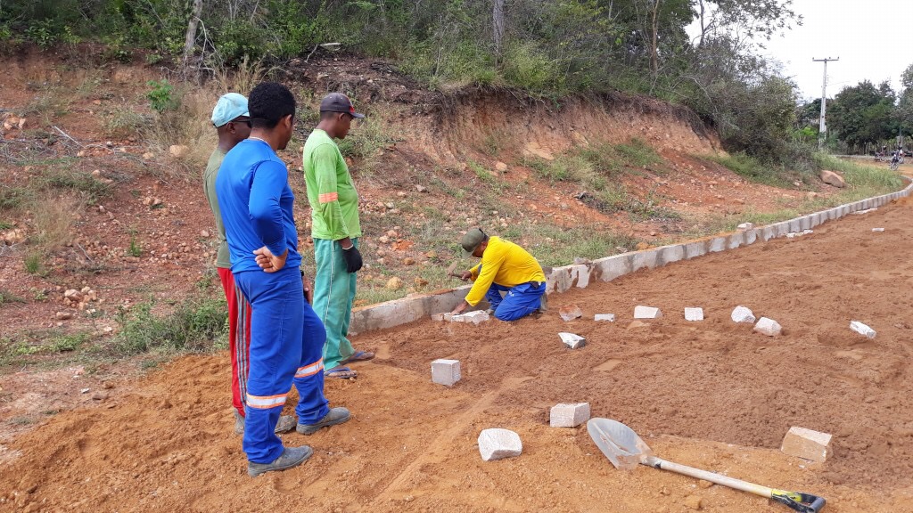 PMU inicia obra de calçamento na rua do Bonfim em Uruçuí  - Imagem 2