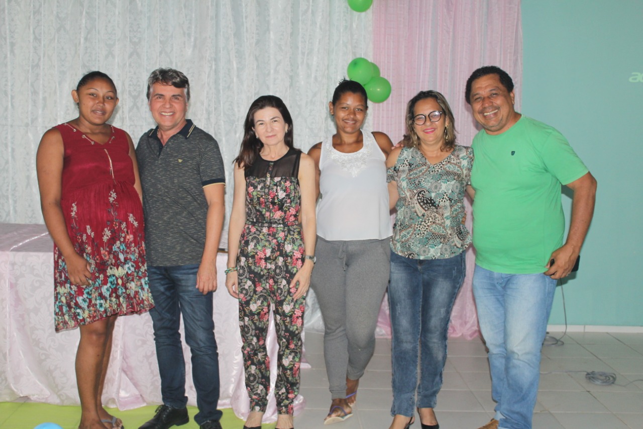 Grávidas recebem enxovais com a presença do prefeito João Luiz  - Imagem 6