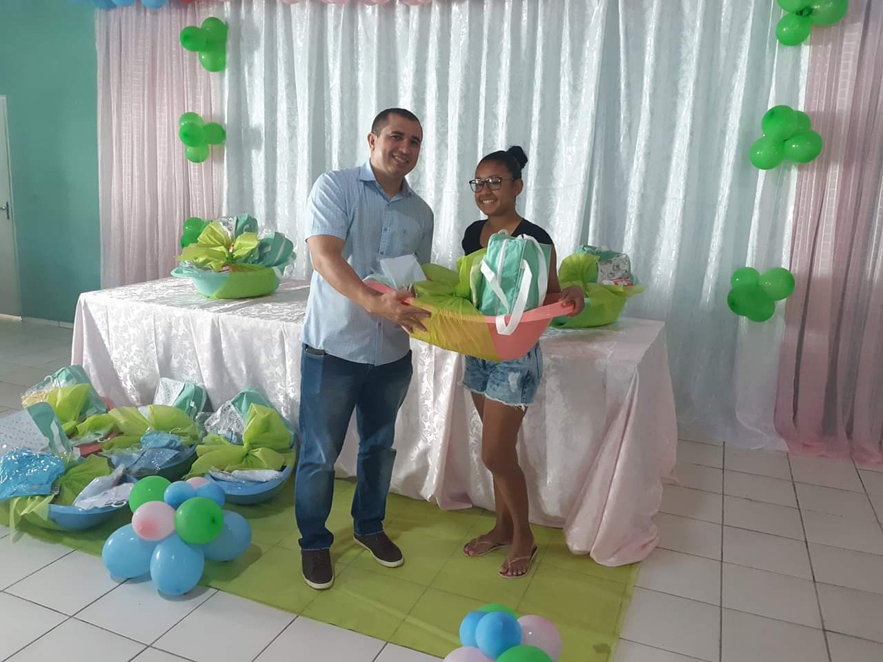 Grávidas recebem enxovais com a presença do prefeito João Luiz - Imagem 19