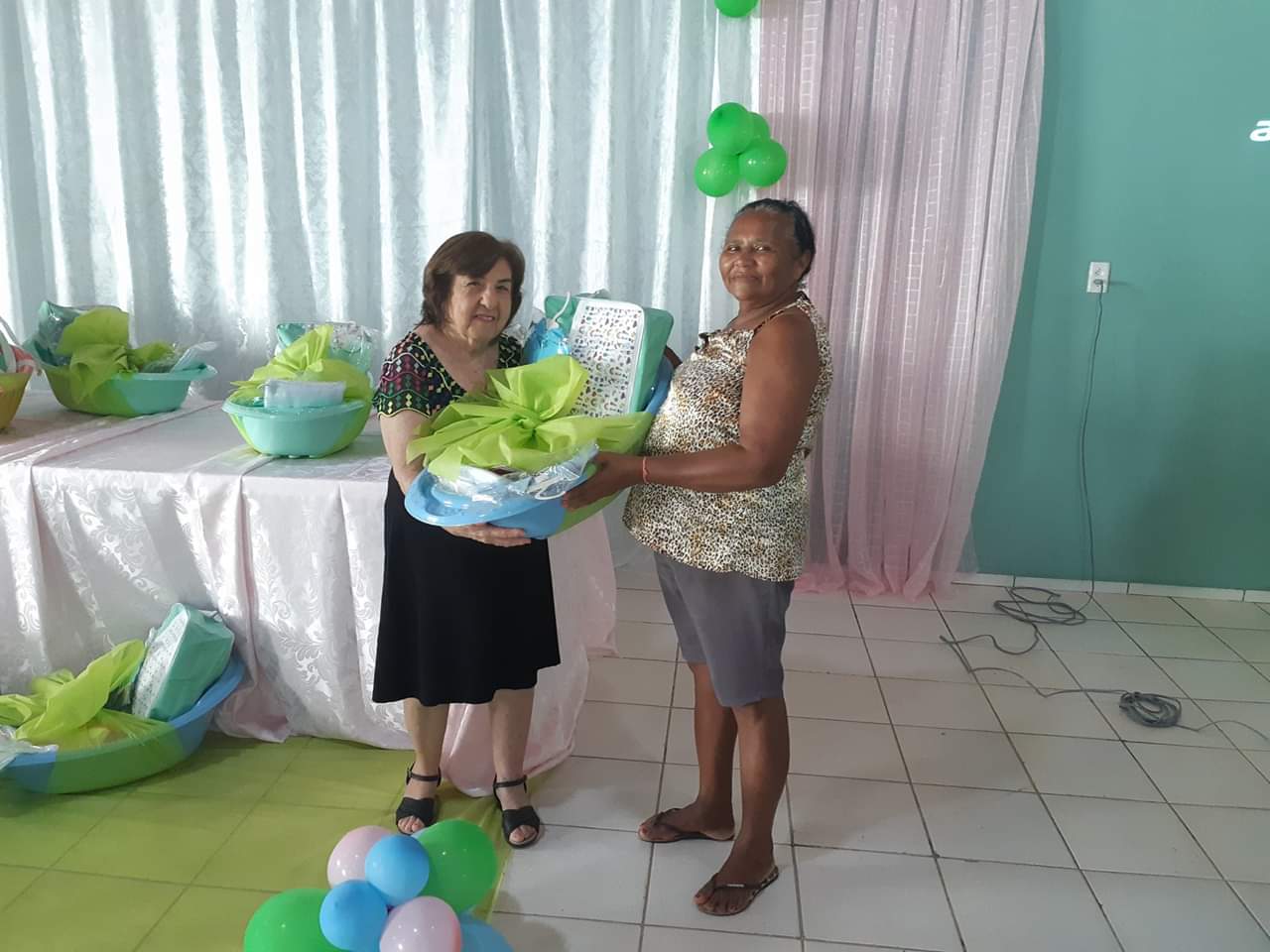 Grávidas recebem enxovais com a presença do prefeito João Luiz - Imagem 21