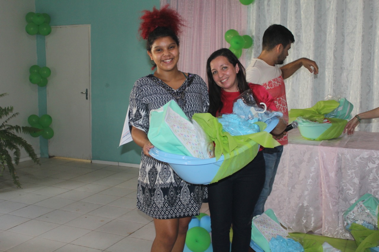 Grávidas recebem enxovais com a presença do prefeito João Luiz - Imagem 8