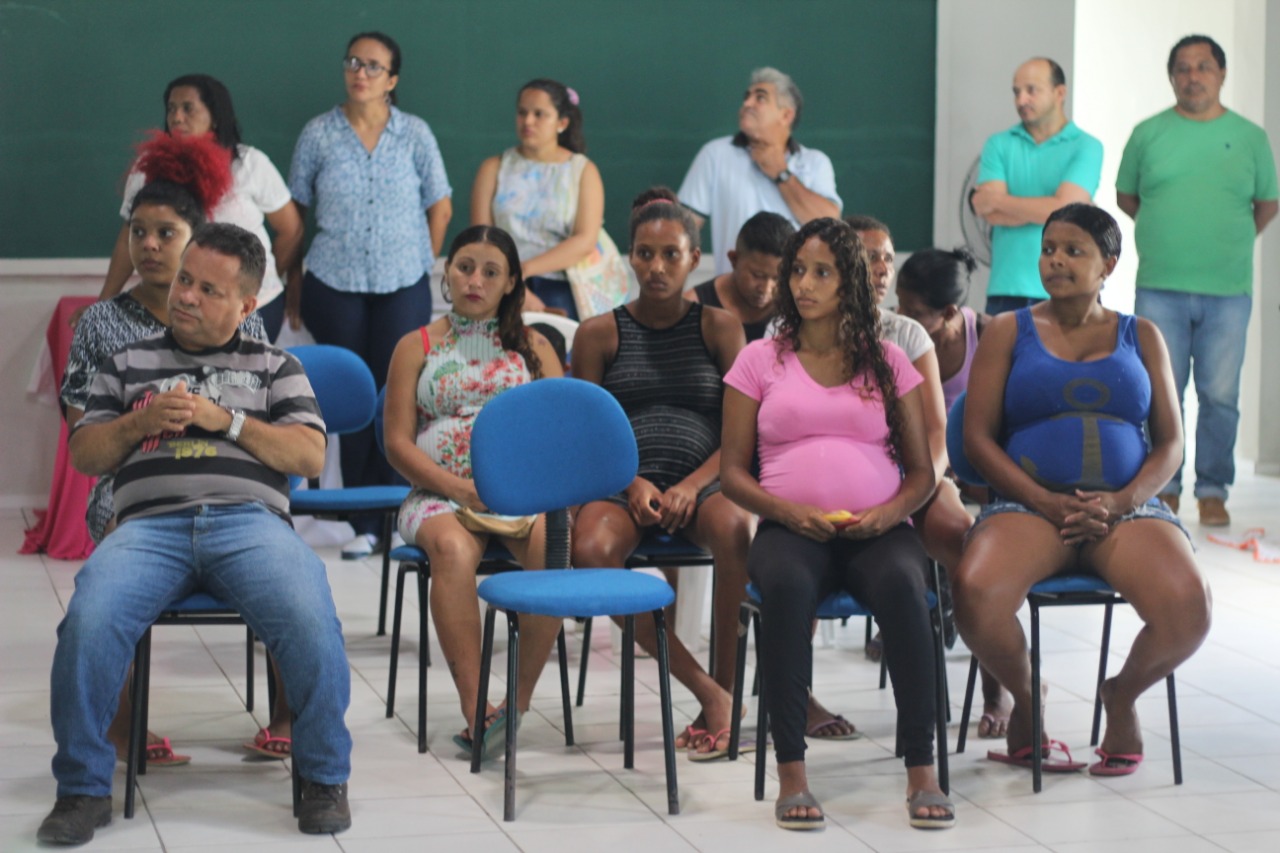 Grávidas recebem enxovais com a presença do prefeito João Luiz - Imagem 7