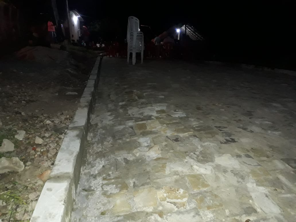 Morador faz festa para agradecer benefício para vereadora e prefeito - Imagem 1