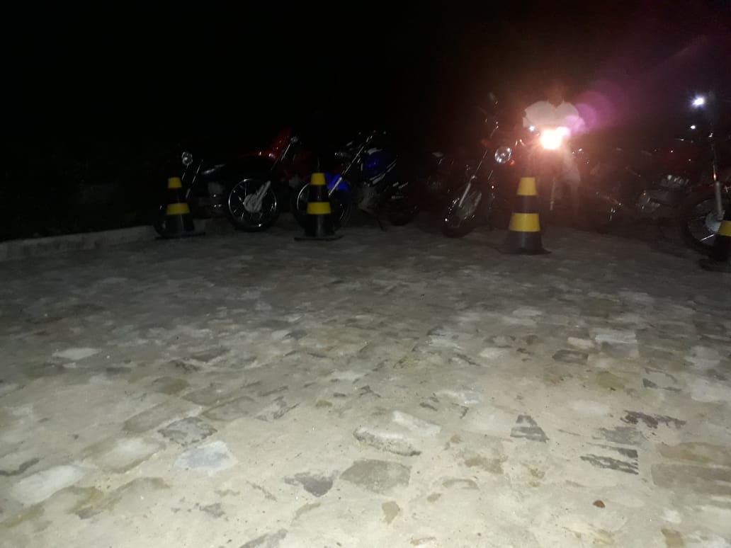 Morador faz festa para agradecer benefício para vereadora e prefeito - Imagem 7