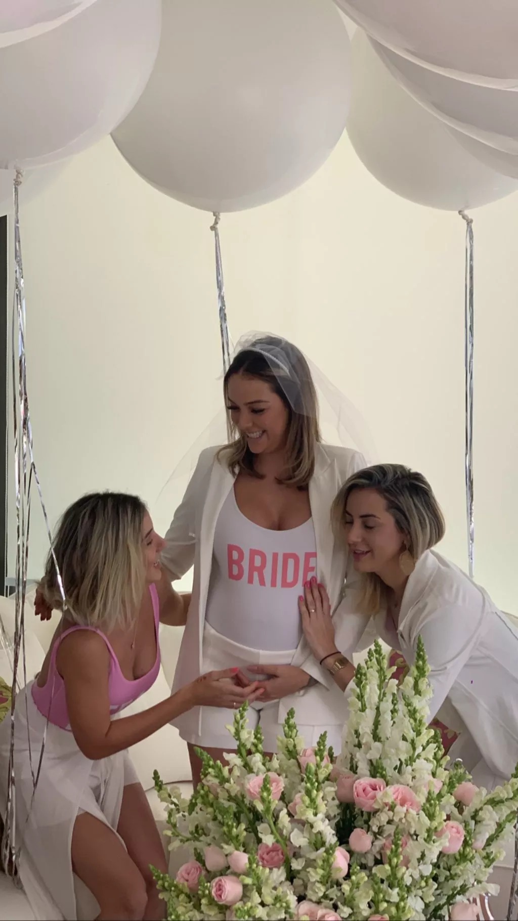 Festa de despedida de solteira de Carol Dantas (Foto: Reprodução) Festa de despedida de solteira de Carol Dantas (Foto: Reprodução)