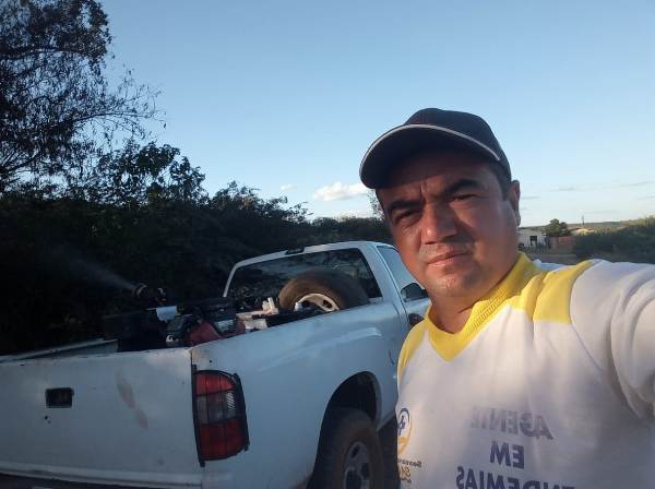 Prefeitura realiza combate à dengue com uso de carro fumacê - Imagem 1