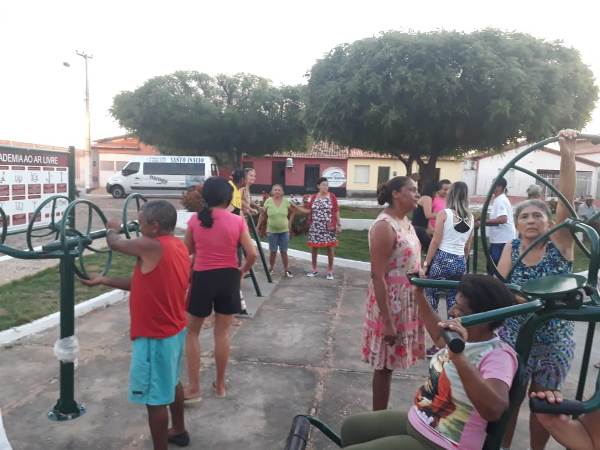 NASF realiza atividades com idosos na academia da saúde  - Imagem 17