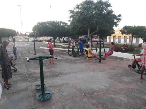 NASF realiza atividades com idosos na academia da saúde  - Imagem 19