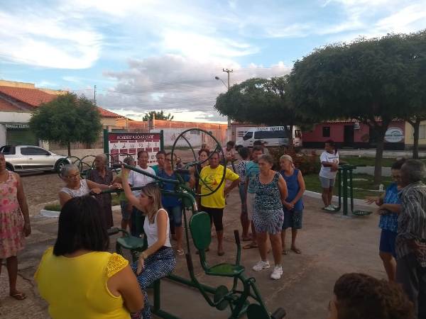 NASF realiza atividades com idosos na academia da saúde  - Imagem 10