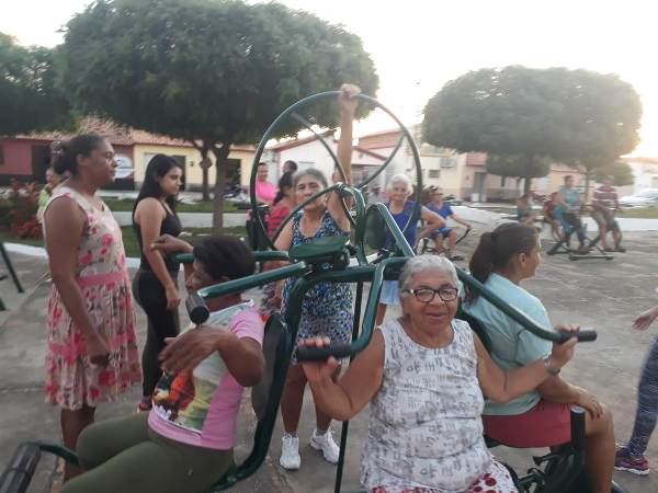 NASF realiza atividades com idosos na academia da saúde  - Imagem 20