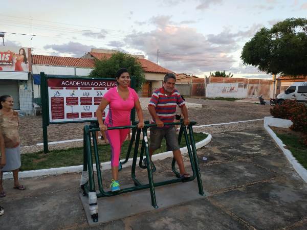 NASF realiza atividades com idosos na academia da saúde  - Imagem 14