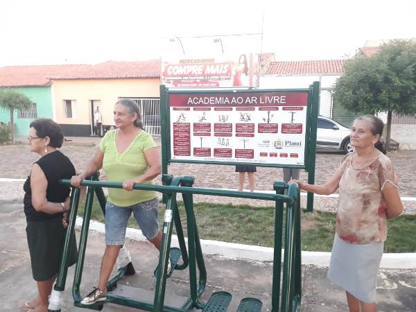 NASF realiza atividades com idosos na academia da saúde  - Imagem 16