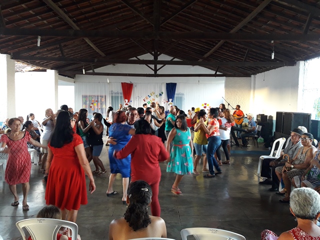 Idosos comemoram Dia das Mães em DEL - Imagem 75