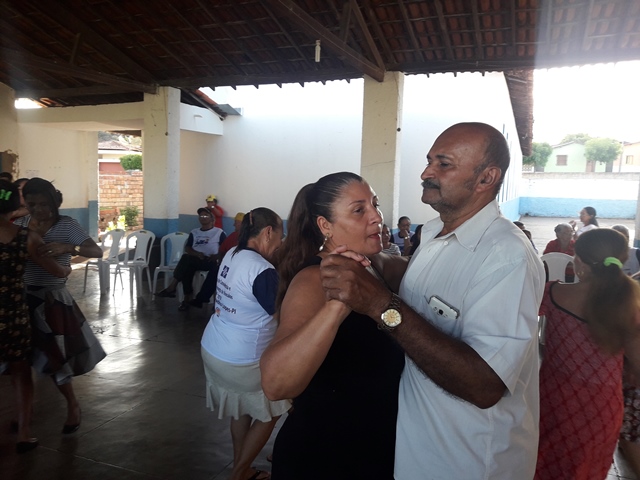 Idosos comemoram Dia das Mães em DEL - Imagem 14